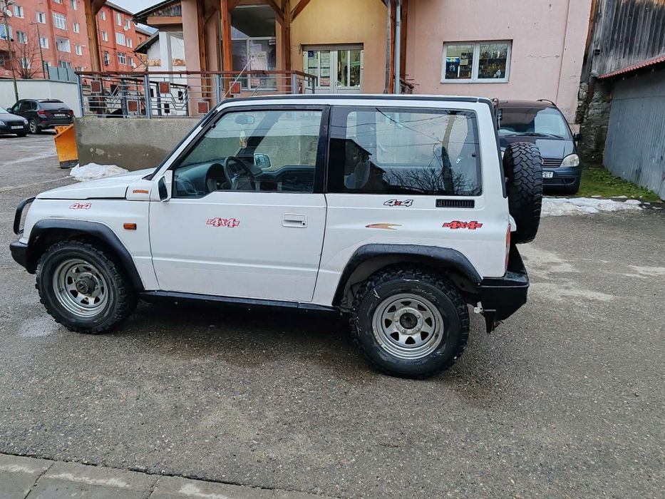 Vând Suzuki Vitara.