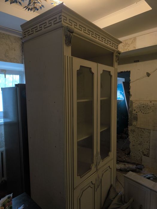 Кухонный шкаф для посуды