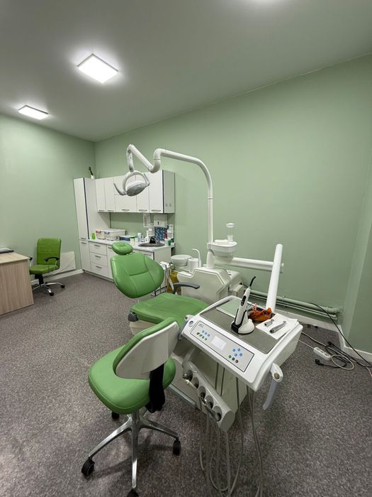 Стоматологический кабинет с мебелью и установкой