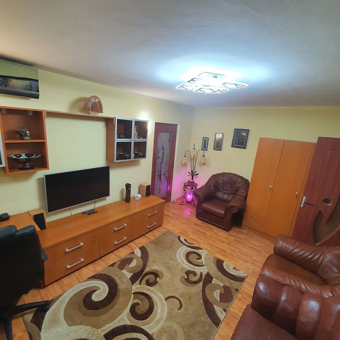 Inchiriez apartament cu 3 camere, Brâncoveanu 2 locuri de parcare