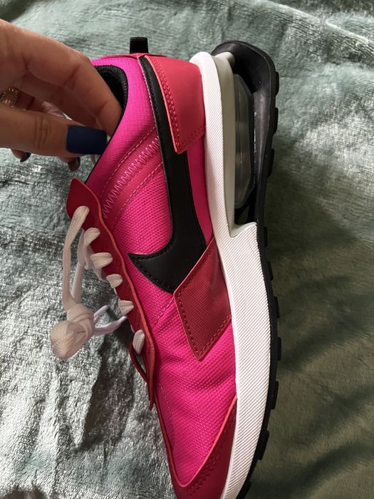 Adidasi Nike,dama mărimea 38