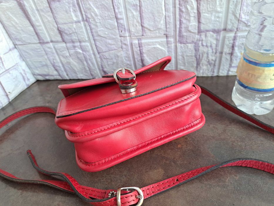 дамска чанта,червена малка чантичка-естествена кожа