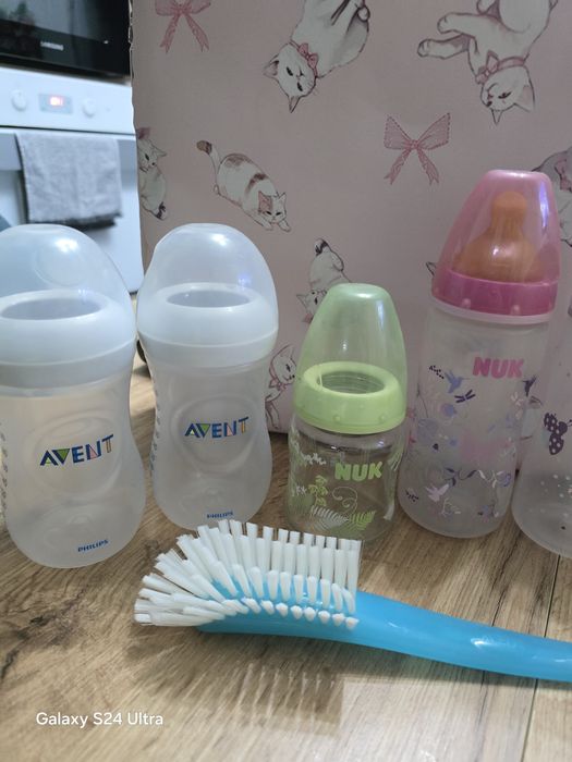 Комплект шишета Avent и NUK,подарък четка