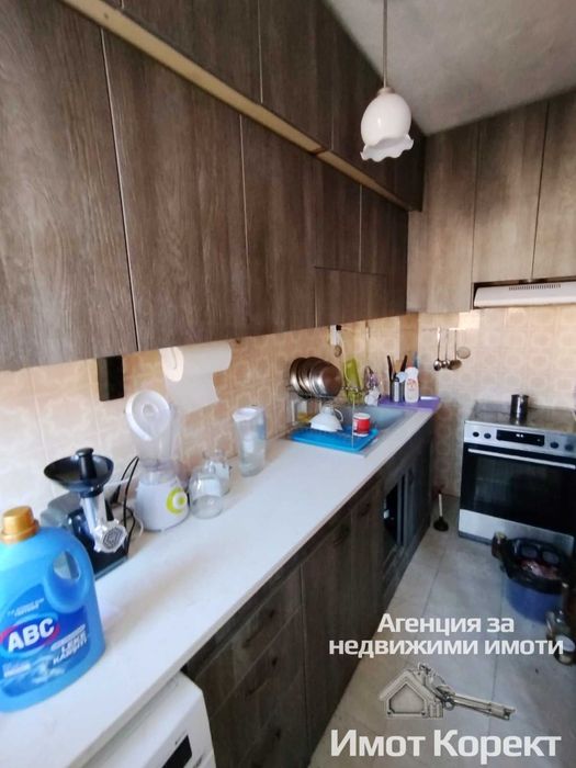 Имот Корект продава Етаж от къща, център Асеновград