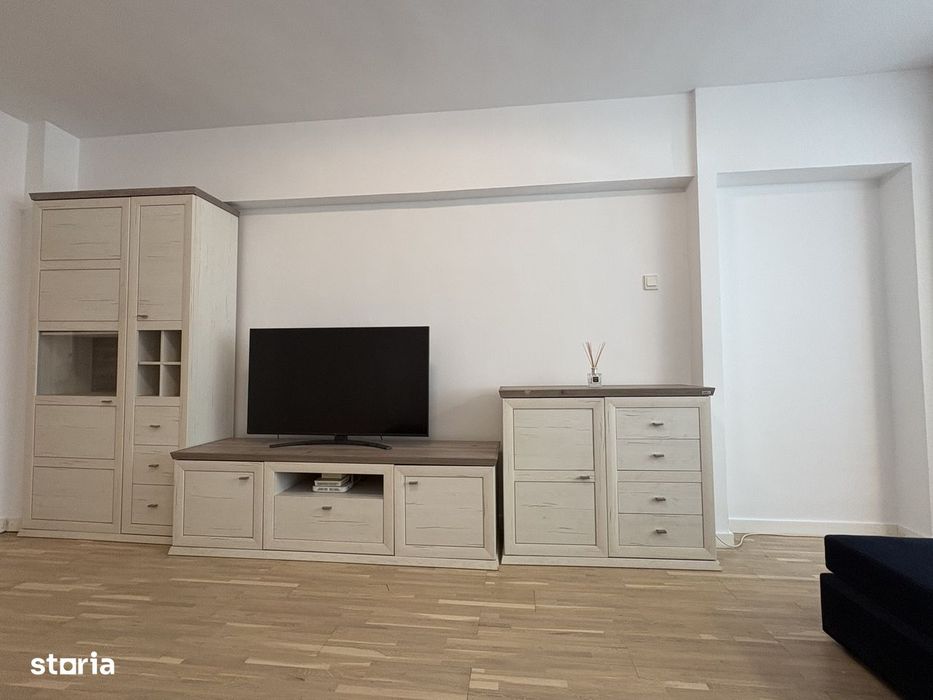 Unirii,O.Goga,ap.2 camere,et.2, 70mp,renovat,loc parcare 650Euro/luna