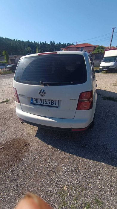 Перфектен запазен автомобил VOLKSWAGEN TOURAN
