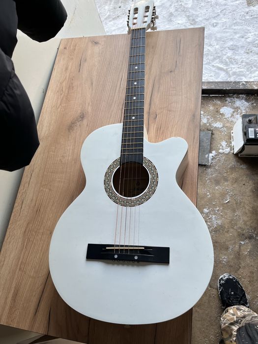 Продам гитару акустическую