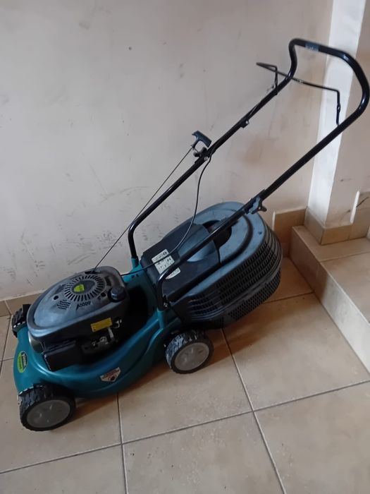 Cositoare gazon pe roti