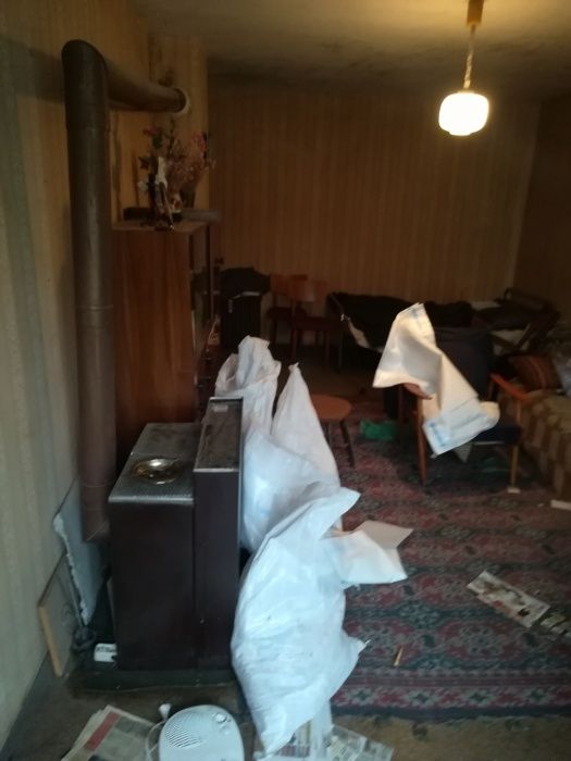 Събаряне на стари сгради