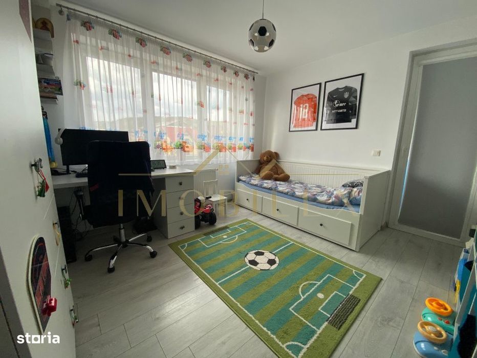 Apartament cu 3 camere acces curte privata
