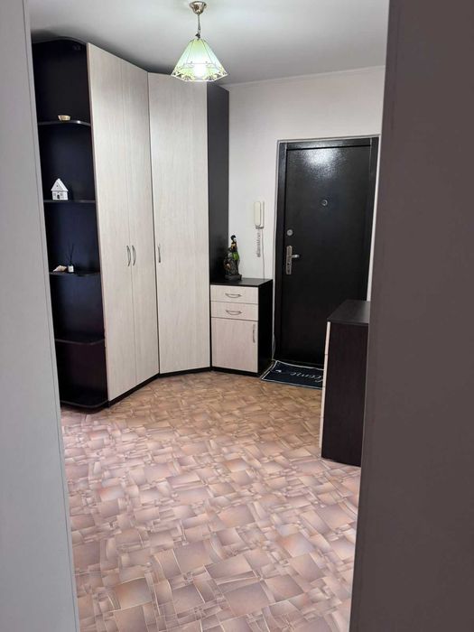 Продам двухкомнатную  квартиру