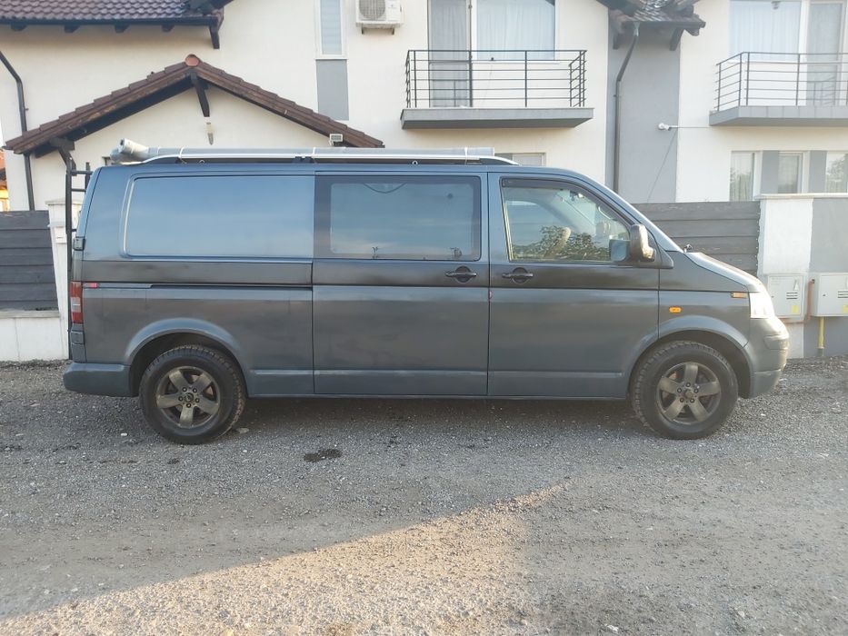 WV T5 7 locuri, inmatriculat