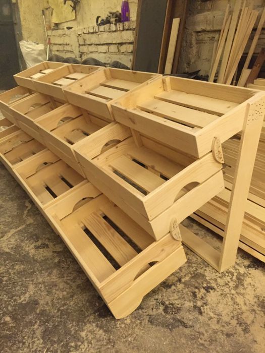 Дървен стелаж ръчна изработка