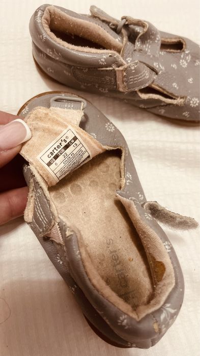 Обувь Carters на 1.5-2 года. 22 и 24 размеры