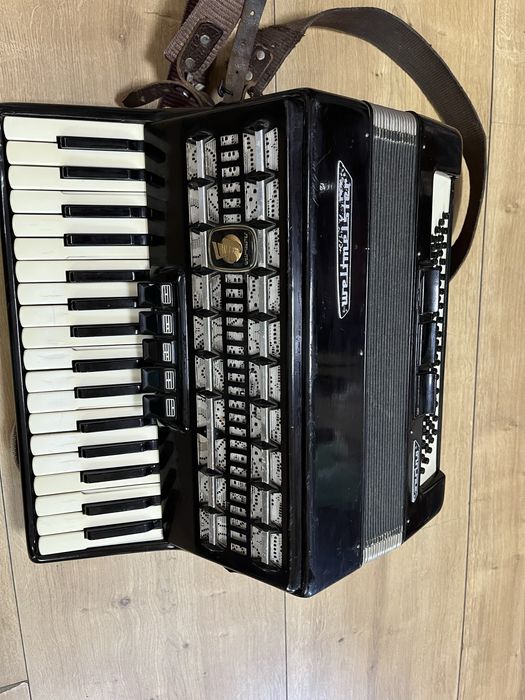 Acordeon Weltmeister 80 de basi