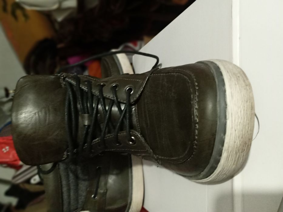 Продам Ботинки ( весна,осень).