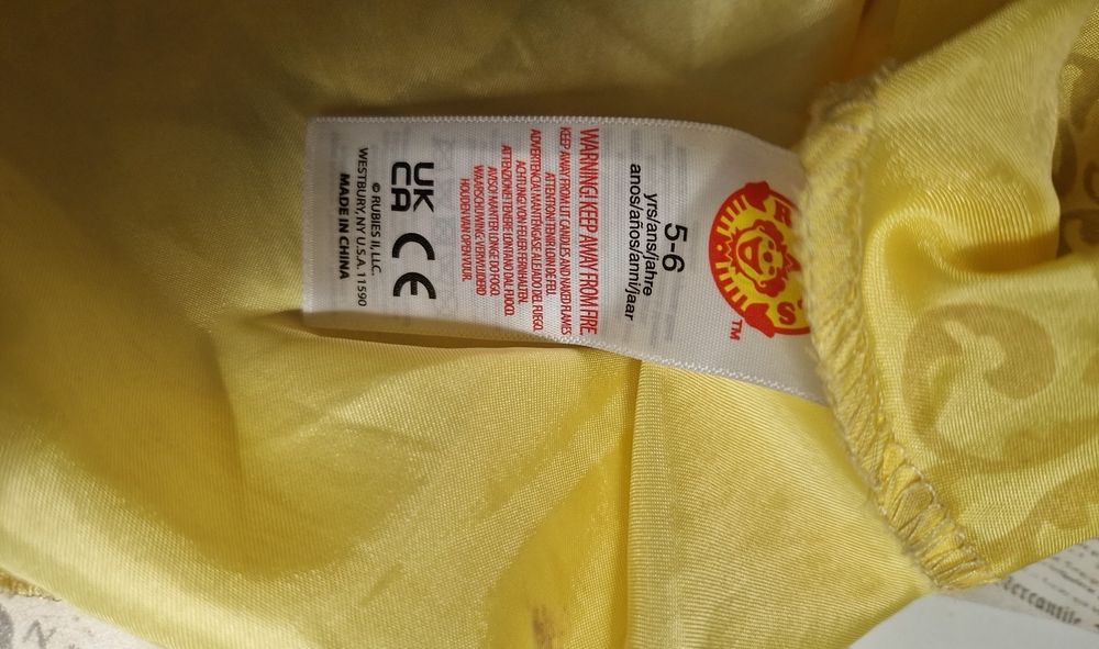 Rochie galbena printesa Belle Frumoa si pantofii printeseisa si Bestia