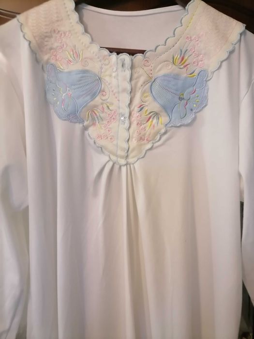 Нощница дълга гръцка с Бродирани апликация Нова неизползвана