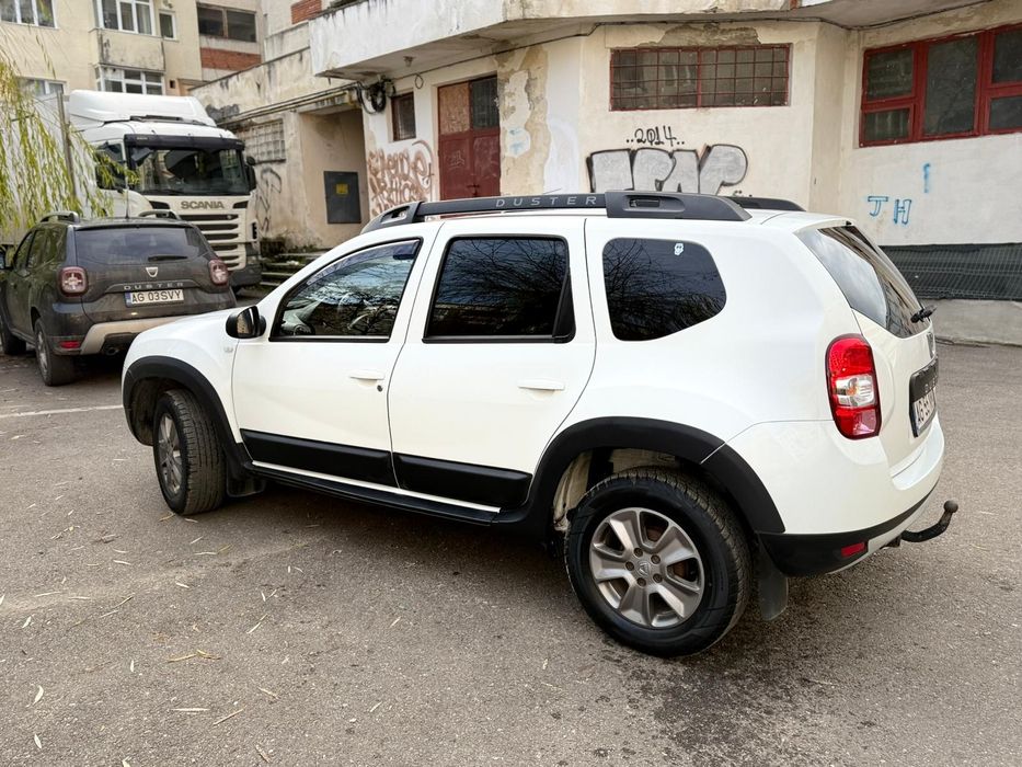Vând Dacia Duster 4x4  2015 ,230 000 km.