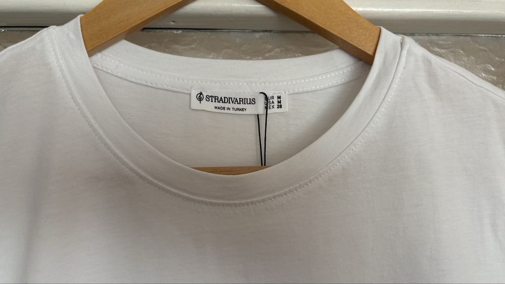 Тениска Sradivarius ново