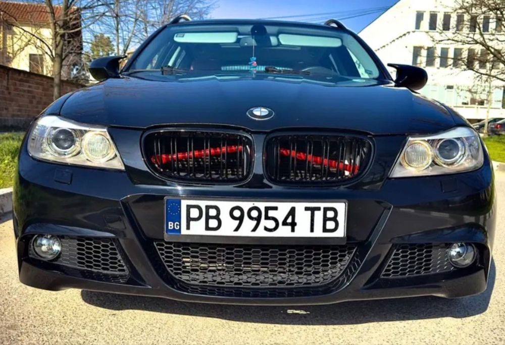 Двойни Решетки Бъбреци BMW E90 / E91 – Черен гланц - Фейслифт НА СКЛАД