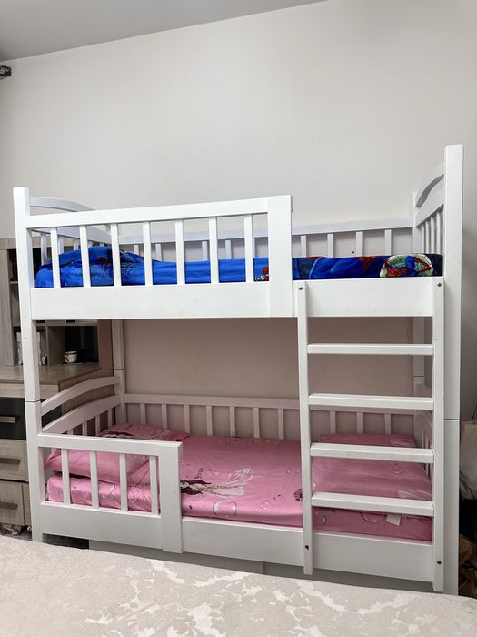 Bolalar (15 yoshgacha) uchun 2 etajli krovat