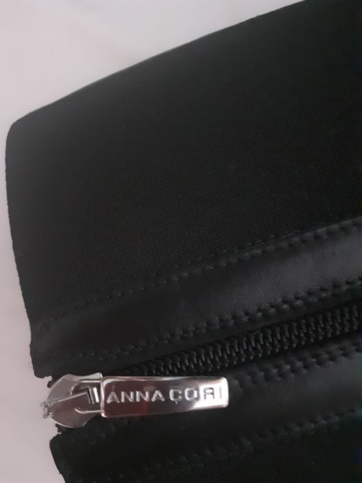 Cizme lungi Anna Cori ,350 lei ,sunt noi,,negre