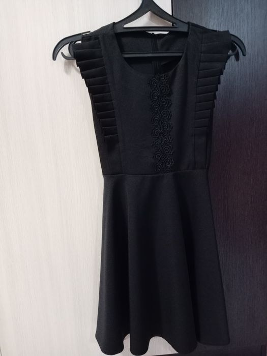 Продам школьные сарафаны