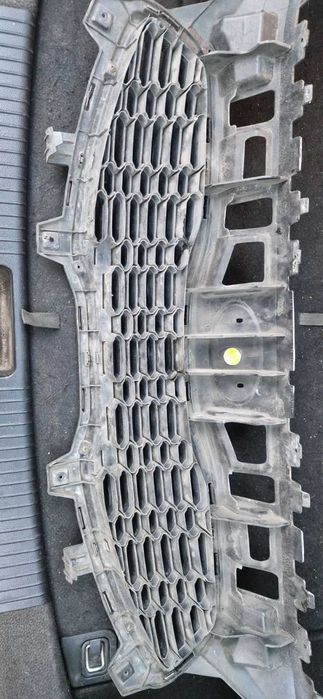 Продавам маска за КИА ссед