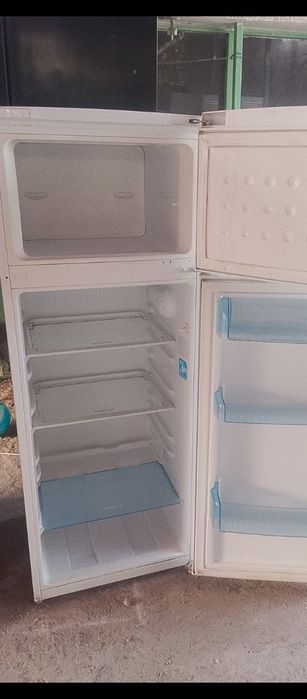 Холодильники почти новые