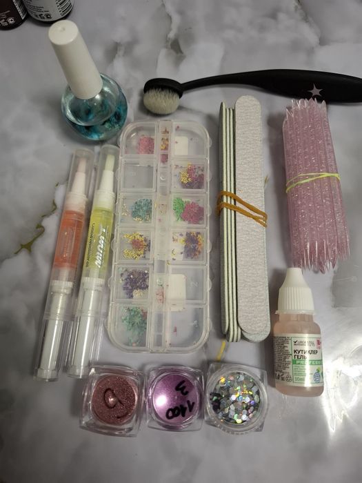 Продам маникюрный набор