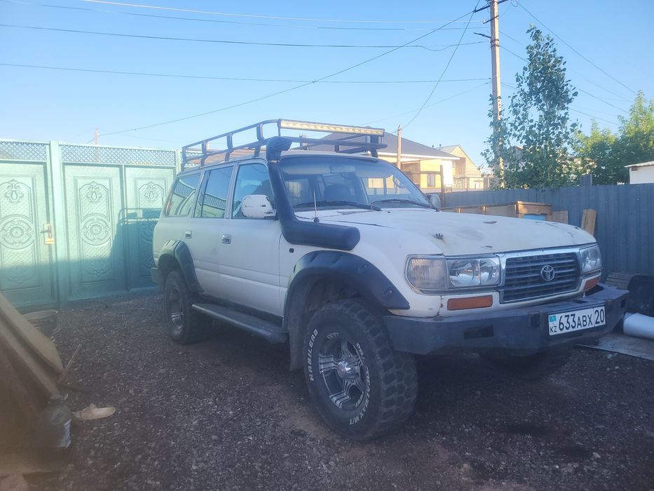 Продам крузак 80ку,газ бензин,4.5 объем.