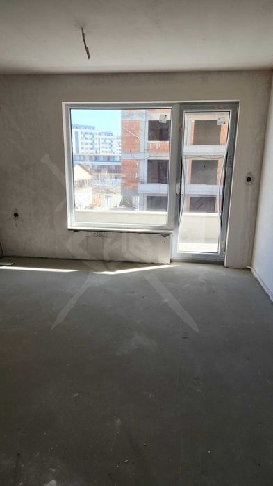 Продава се Тристаен апартамент в Варна, Победа - 112 кв.м за 1295 €/кв.м - Снимка #2