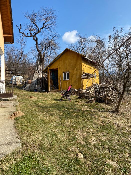 Urgent ! Casa de vanzare cu anexe si 24 de arii in Sisesti