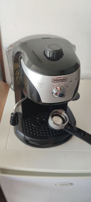 De vînzare Cafetiera DeLonghi