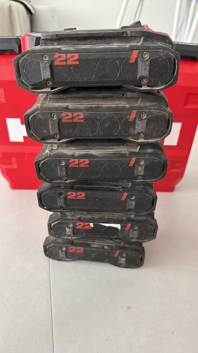 Hilti зарядни и батерии