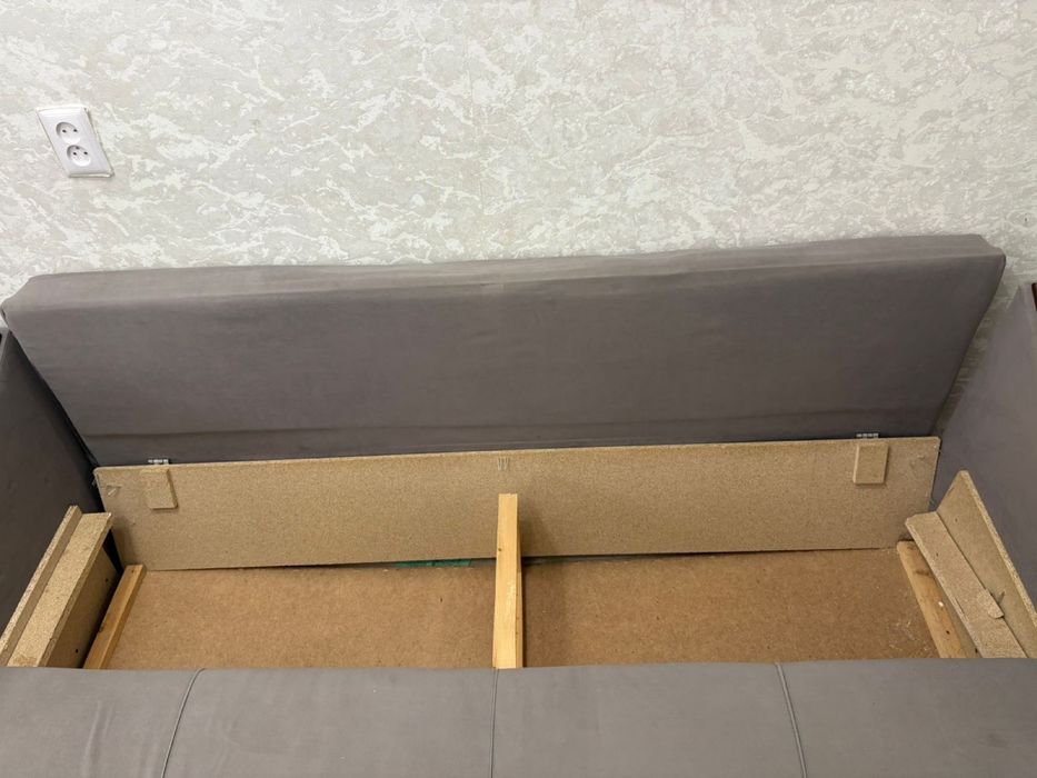 Продам диван, б/у