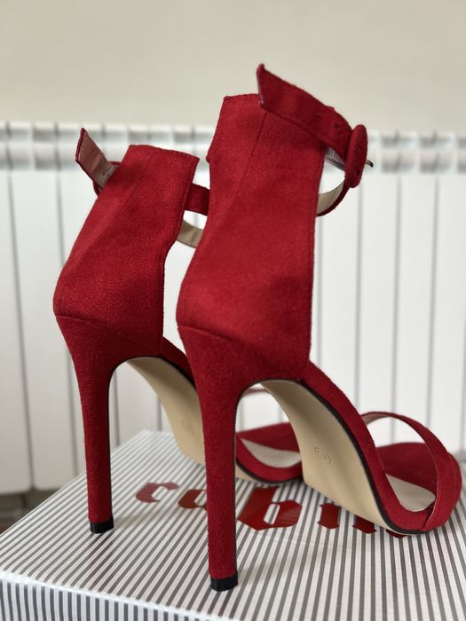 Дамски червени токчета