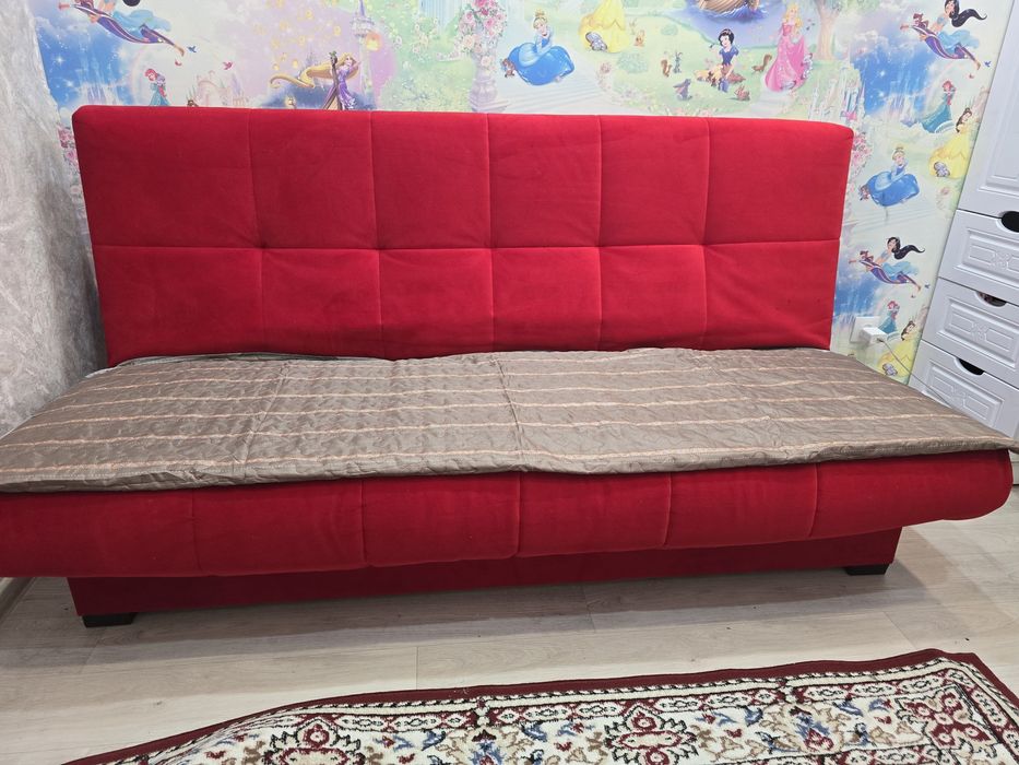 Продам диван (раскладывается)