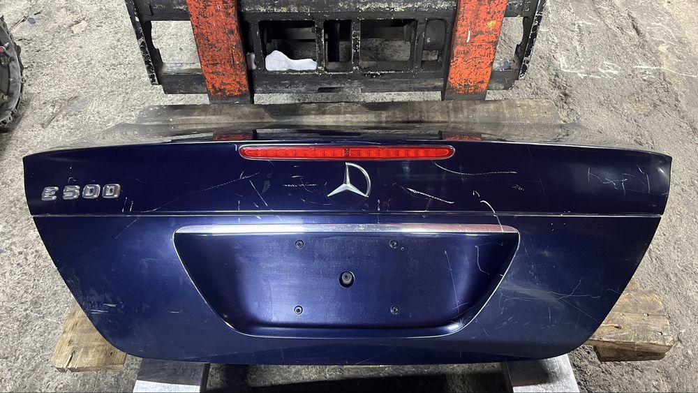 Крышка багажника Мерседес W211