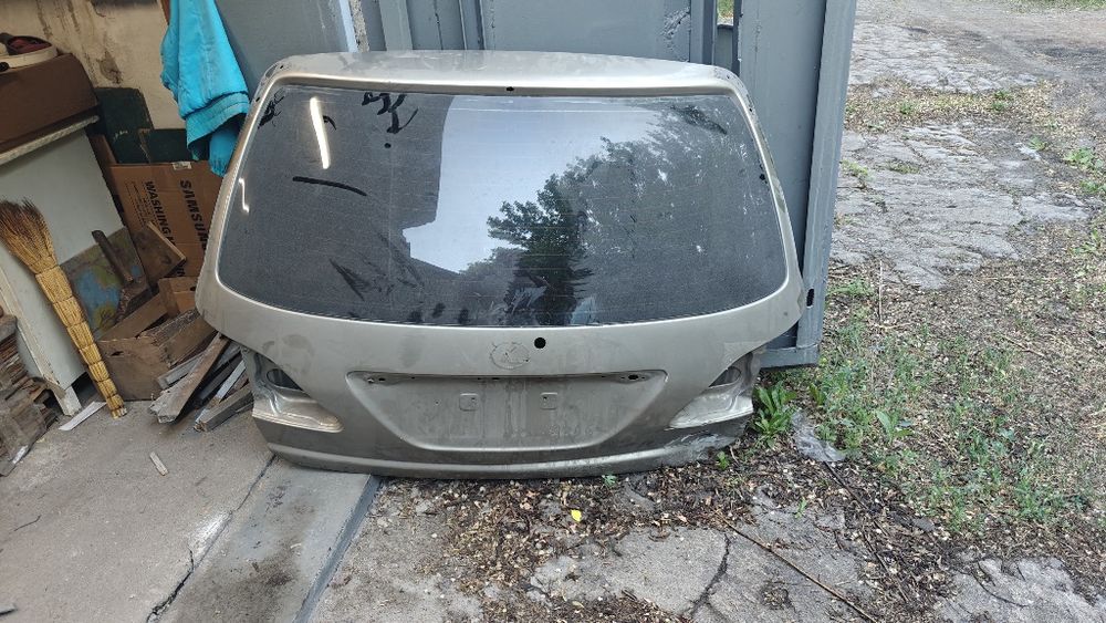 Крышка багажника RX300