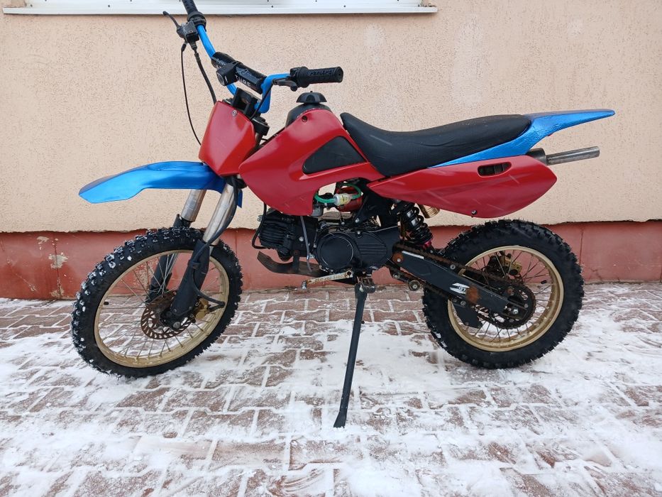 Cross 125cc în 4 timpi