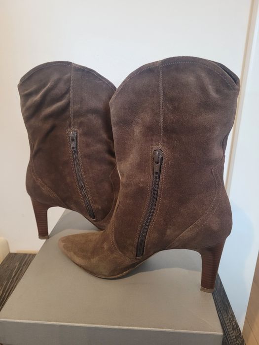 Cizme cu toc ,piele întoarsă, mărimea 38