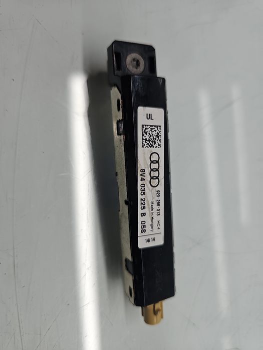 Amplificator antena AUDI A3 (8V1) [Fabr 2012-prezent] 8V4035225B