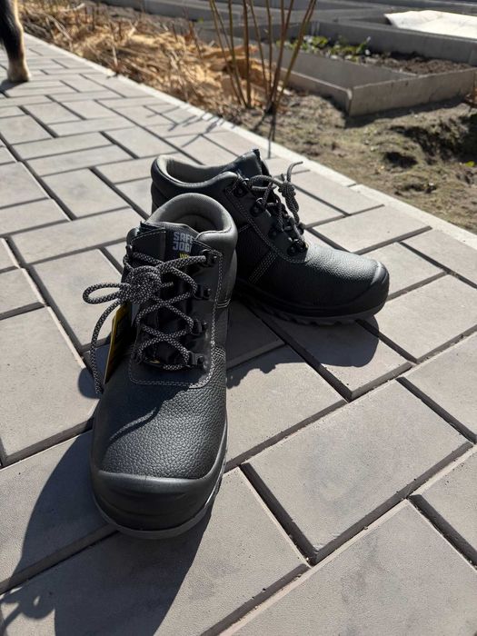 Ботинки кожаные 42 р-р