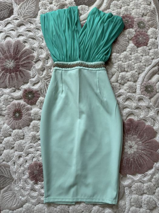 Rochie verde menta,model deosebit!