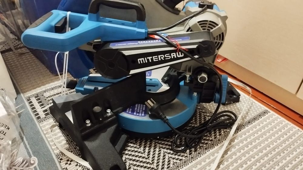 Углорез. Торцовка. Торцовочная пила.. Стусло.