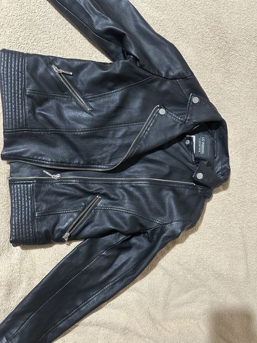 Черно кожено яке
