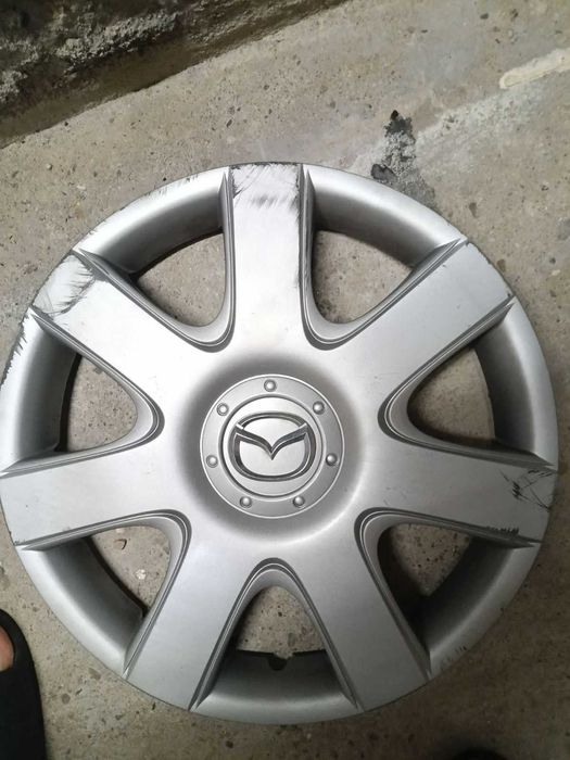 Продавам джанти със зимни гуми и тасове за Мазда 3