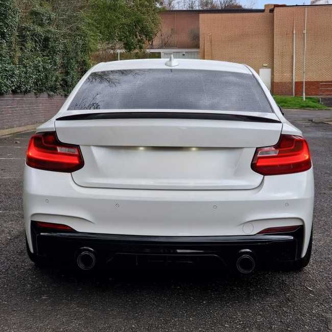 Eleron Lip Codita Portbagaj BMW Seria 2 F22 / F23 / F87, Negru Lucios